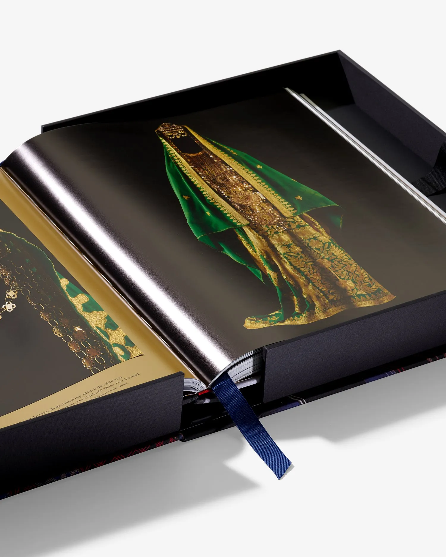 Costumes of Saudia Arabia, A Heritage of Fashion Assouline