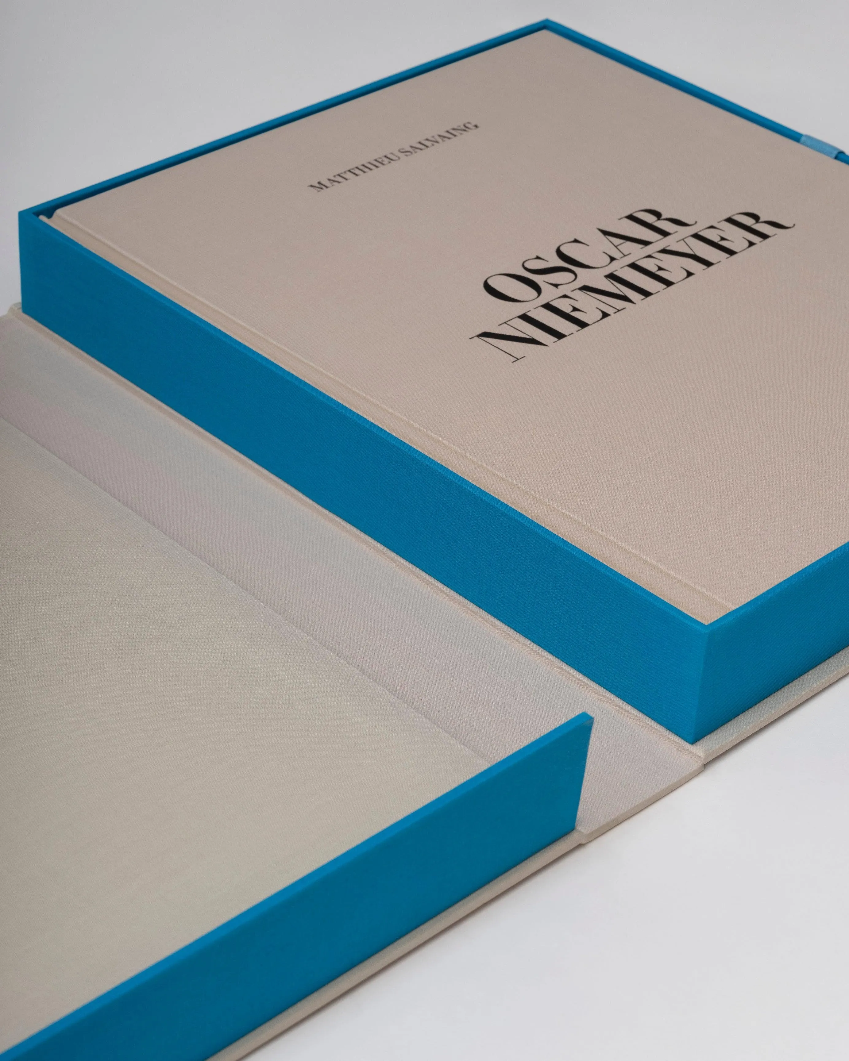 Oscar Niemeyer Assouline