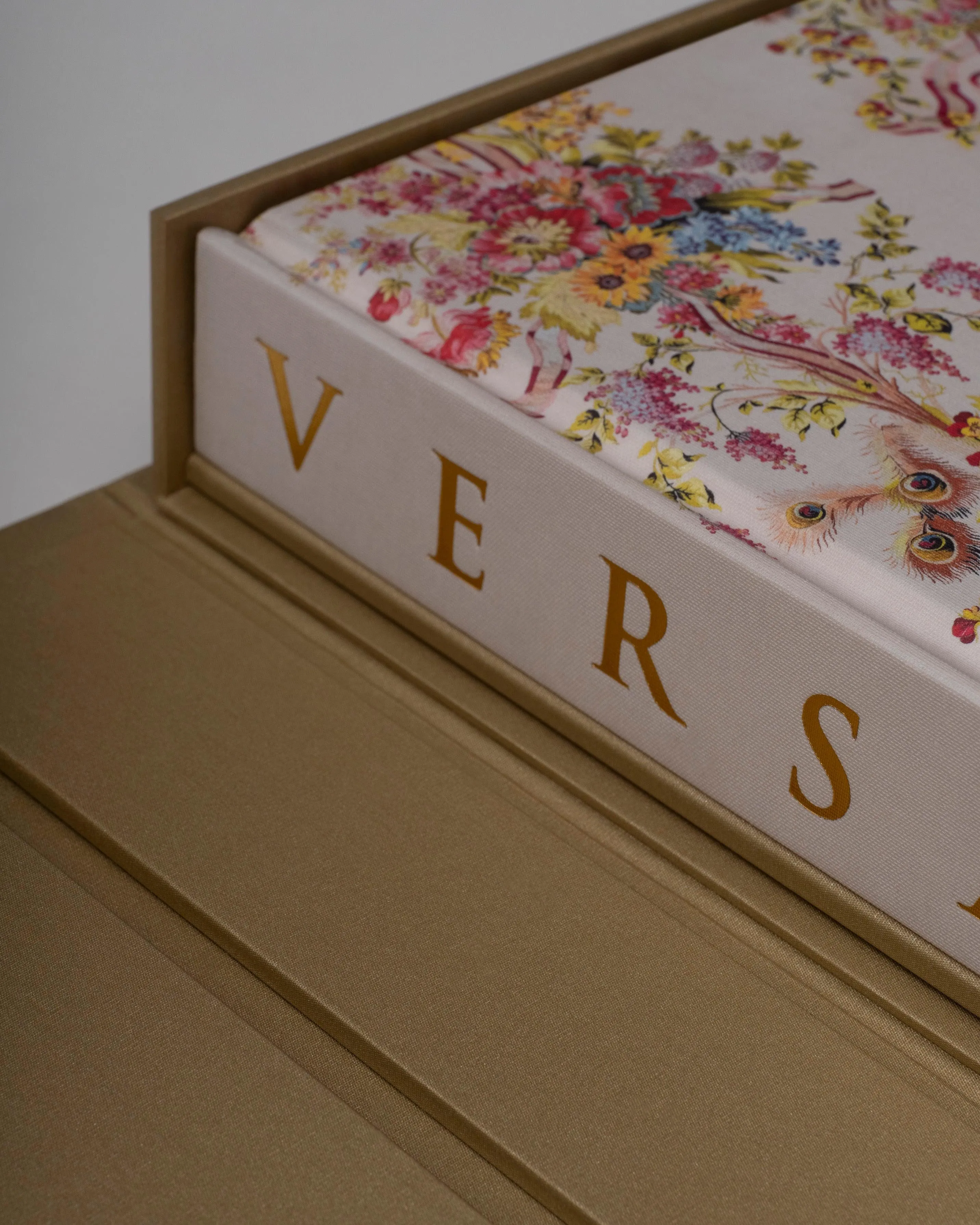 Versailles: From Louis XIV to Jeff Koons Assouline